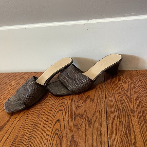 Chadwicks Heels - Picture 1 of 2